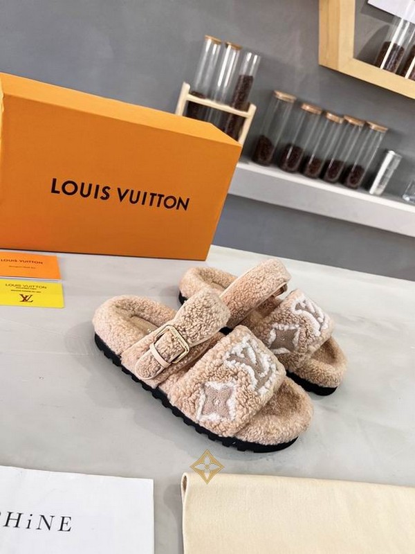 LV Women's Slippers 174